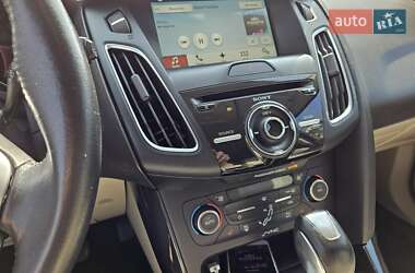 Хетчбек Ford Focus 2015 в 