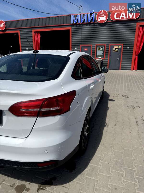 Седан Ford Focus 2017 в Киеве