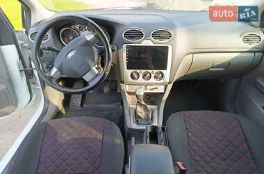 Хэтчбек Ford Focus 2009 в 