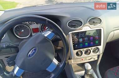 Хэтчбек Ford Focus 2009 в 