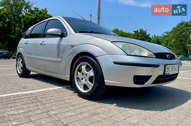 Хэтчбек Ford Focus 2002 в 