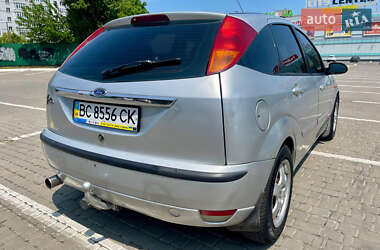 Хэтчбек Ford Focus 2002 в 