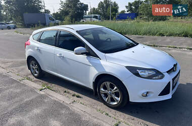 Хэтчбек Ford Focus 2011 в 