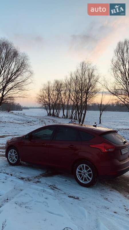 Хэтчбек Ford Focus 2015 в Киеве