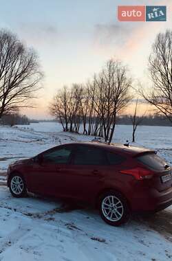 Хэтчбек Ford Focus 2015 в 