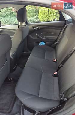 Седан Ford Focus 2015 в 
