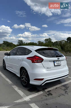 Хэтчбек Ford Focus 2016 в Ирпене