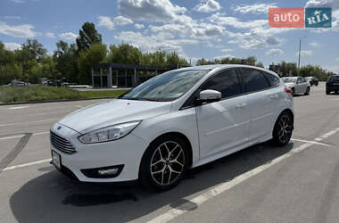 Хетчбек Ford Focus 2016 в 