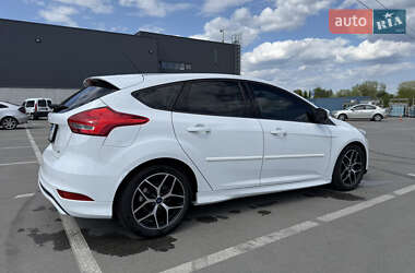Хетчбек Ford Focus 2016 в 