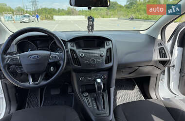 Хетчбек Ford Focus 2016 в 