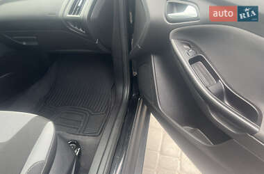 Хэтчбек Ford Focus 2014 в 