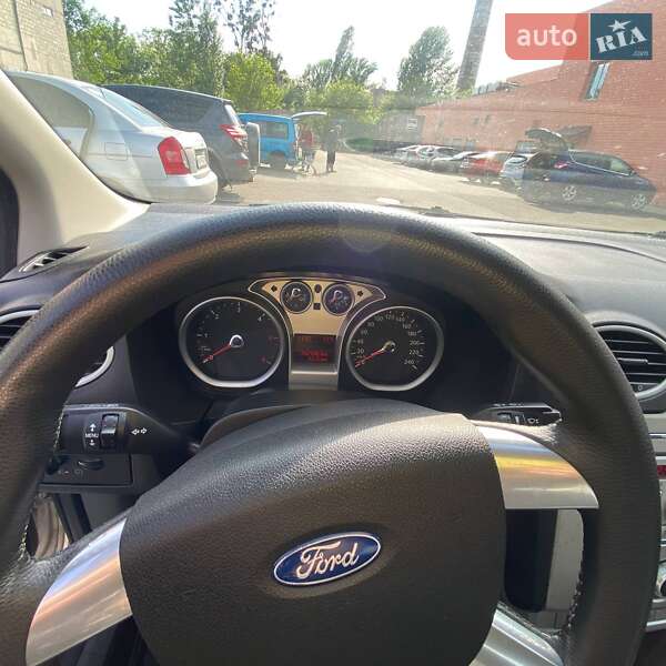 Хэтчбек Ford Focus 2008 в Киеве