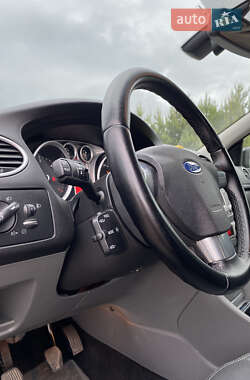 Универсал Ford Focus 2010 в 