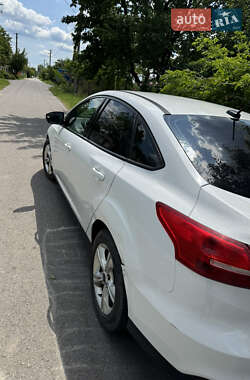 Седан Ford Focus 2015 в 