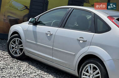 Хэтчбек Ford Focus 2007 в 