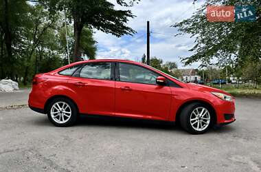 Седан Ford Focus 2015 в 
