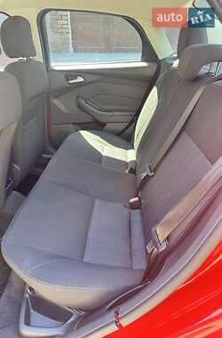 Седан Ford Focus 2015 в 