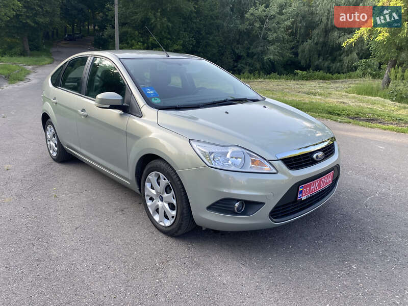 Хэтчбек Ford Focus 2009 в 