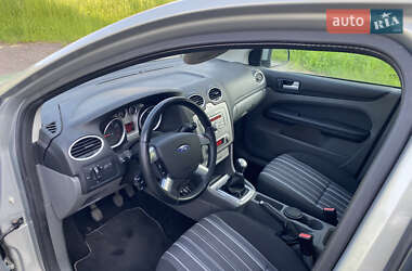 Хэтчбек Ford Focus 2009 в 