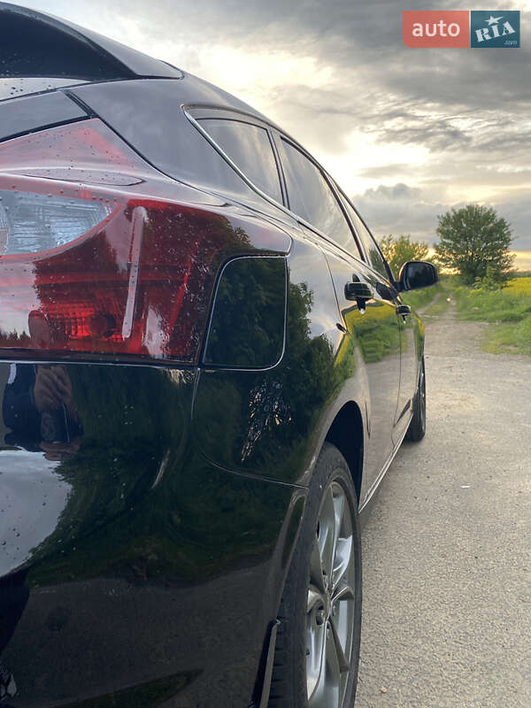 Хетчбек Ford Focus 2012 в Стрию