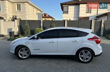 Хэтчбек Ford Focus 2012 в 