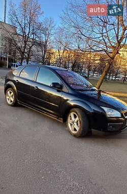 Хэтчбек Ford Focus 2006 в Новояворовске