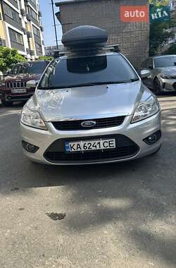 Хэтчбек Ford Focus 2010 в 