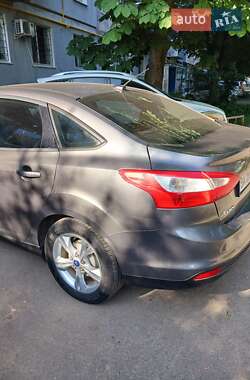 Седан Ford Focus 2014 в 