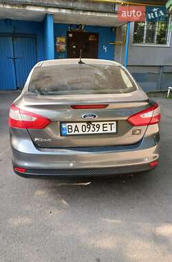 Седан Ford Focus 2014 в 