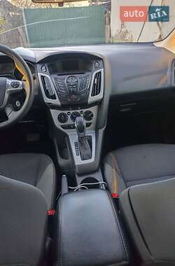 Седан Ford Focus 2014 в 