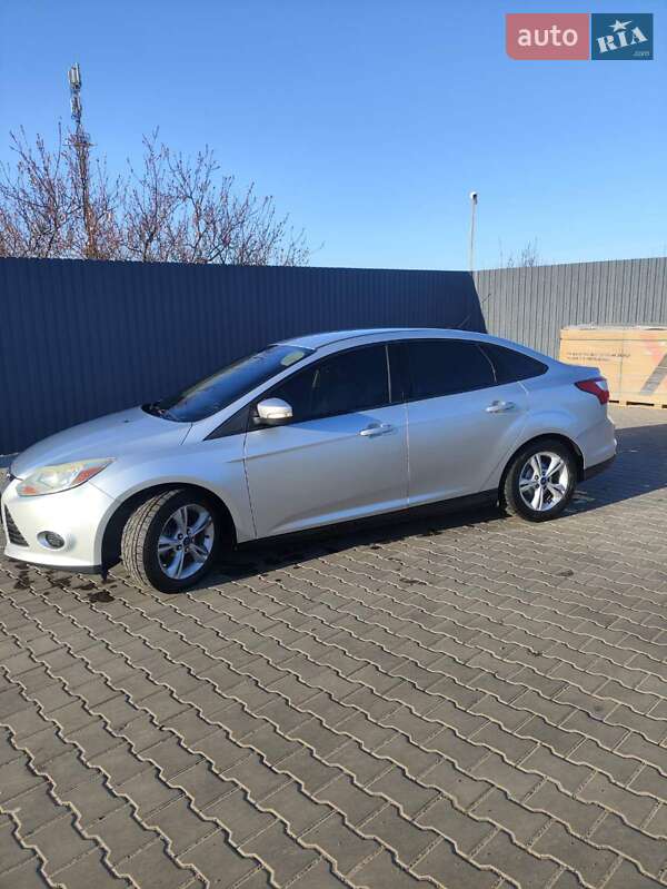 Седан Ford Focus 2014 в 