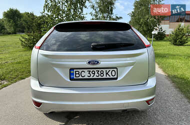 Хэтчбек Ford Focus 2010 в 