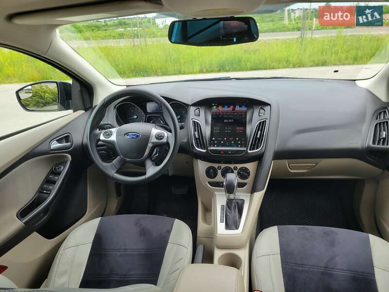 Седан Ford Focus 2012 в Дублянах