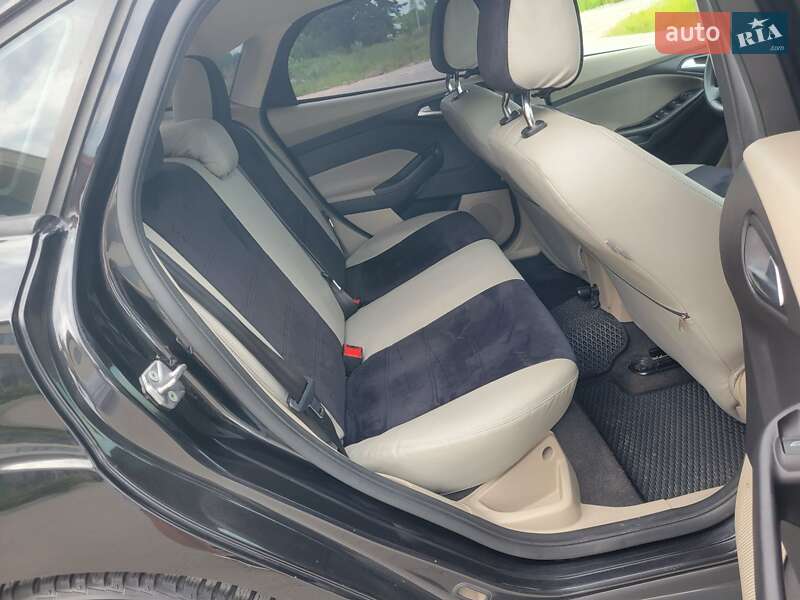 Седан Ford Focus 2012 в Дублянах