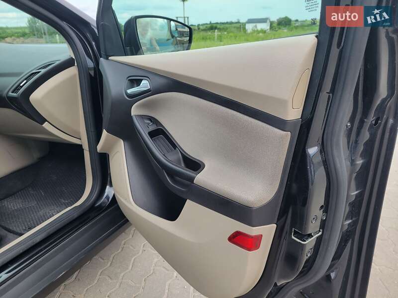 Седан Ford Focus 2012 в Дублянах