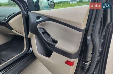 Седан Ford Focus 2012 в 