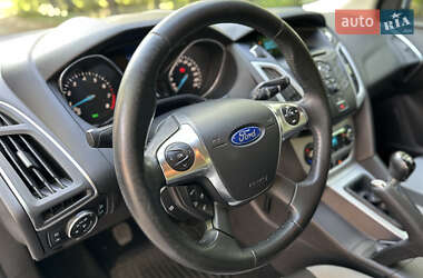Хэтчбек Ford Focus 2013 в 