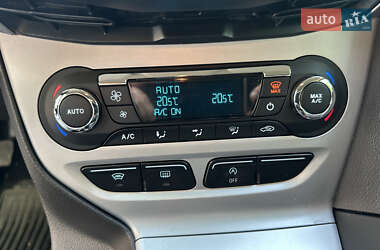 Хэтчбек Ford Focus 2013 в 