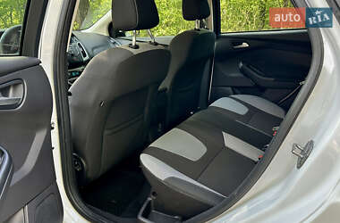 Хэтчбек Ford Focus 2013 в 