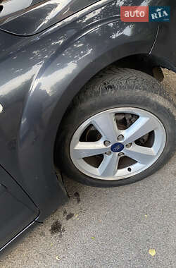 Хэтчбек Ford Focus 2006 в 