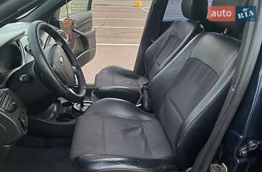 Хэтчбек Ford Focus 2002 в 