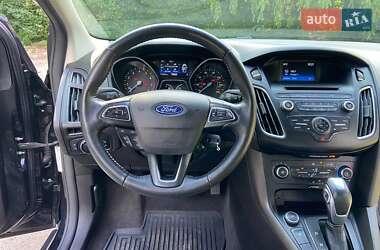 Седан Ford Focus 2015 в 