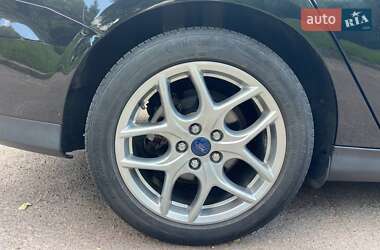 Седан Ford Focus 2015 в 