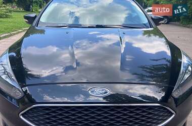 Седан Ford Focus 2015 в 