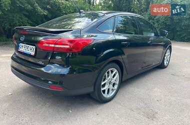 Седан Ford Focus 2015 в 