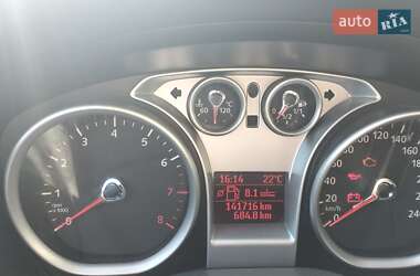 Хэтчбек Ford Focus 2011 в 