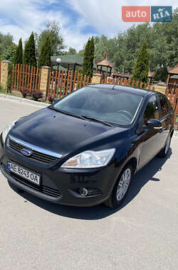 Хэтчбек Ford Focus 2011 в 