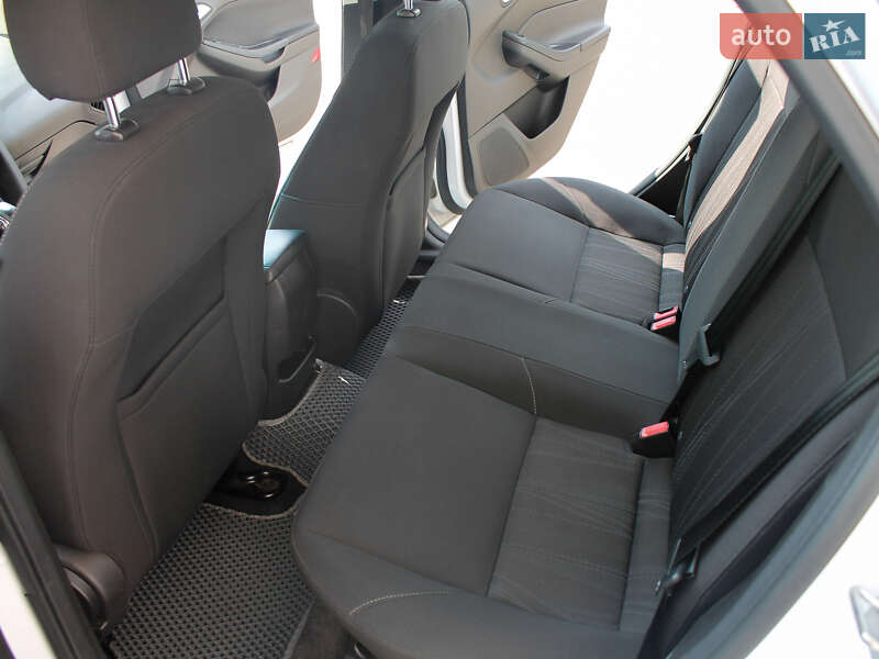 Седан Ford Focus 2016 в Киеве