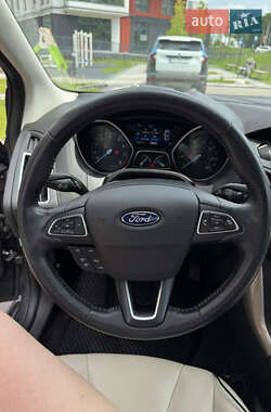 Седан Ford Focus 2017 в 
