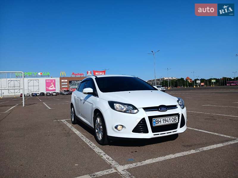 Седан Ford Focus 2014 в 